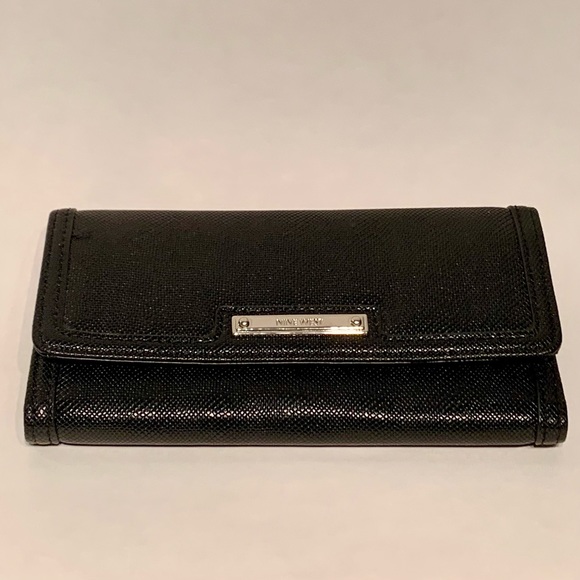 Nine West Women's Black Pebbled Leather Trifold Wallet - Picture 1 of 12